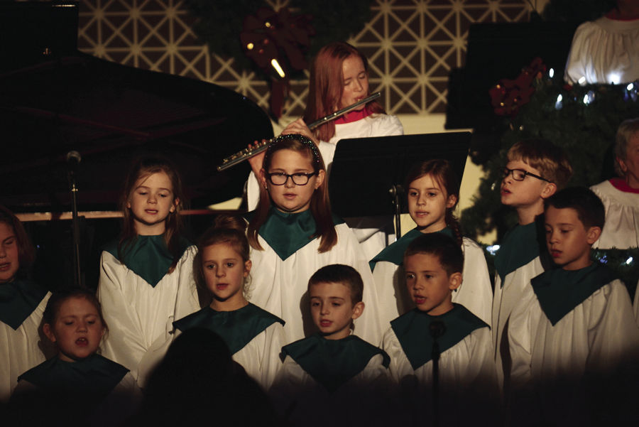 J-OBC-Singing Christmas Tree_4275.jpg